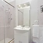 Domus Avi Vaticano 4* Рим