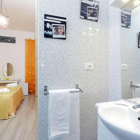 Guest house Domus Avi Vaticano 2*